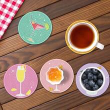 8件套DIY钻石画杯垫套装，带支架 - 果汁主题，圆形和不对称形状钻石，木制工艺套装，适合成人和初学者 - 查看 4