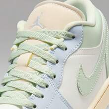 女款 WMNS AIR JORDAN 1 LOW 篮球鞋，低帮，DC0774-108 - 藍白色 - 查看 9