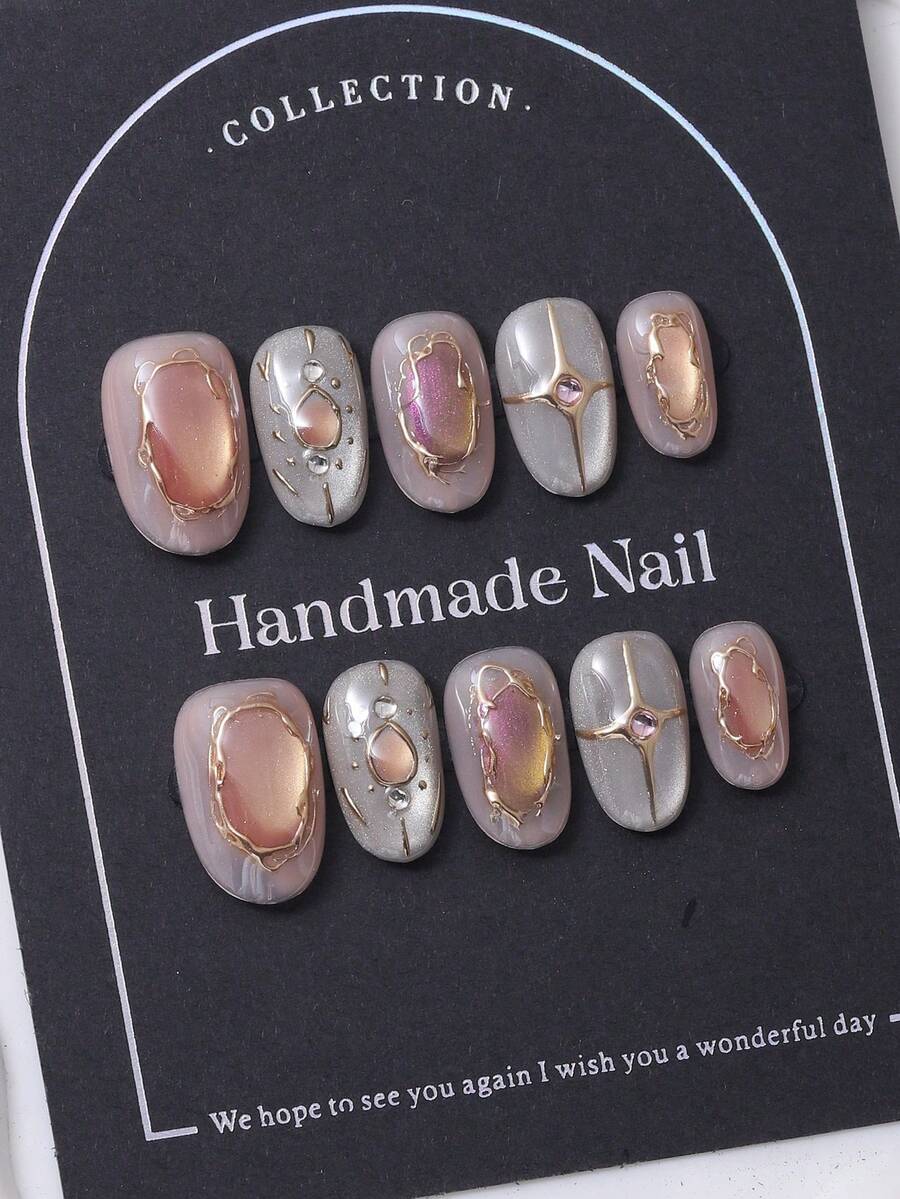 10片/套，欧美手工短椭圆美甲贴片，Y2K浅粉色系，3D手工金箔压纹线条，手绘渐变细闪猫眼美甲装饰。包含1片果冻胶和1把指甲锉。完美适用于日常佩戴，也适合科切拉音乐节派对装扮，是美甲贴片和美甲护理的理想之选。手工制作的美甲贴片。 - 淺粉色 - 查看 1