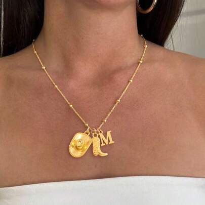 1 pieza Colgante de bota de vaquero con inicial de moda clásica en forma de corazón, cadena de cuentas de acero inoxidable dorado para mujer