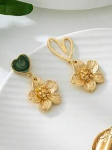 一对夏季清新甜美不对称绿色珐琅镂空心形优雅五瓣花吊坠耳环，适合日常/约会/旅行穿搭，成人女性礼物 - 金黃色 - 查看 2