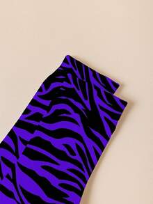1 Pair Purple & Blue Zebra Striped Mid-Calf Socks, 360 Printed Strawberry Pattern Unisex Socks, Comfortable, Fashionable, Personalized Street Cartoon Design, Suitable As Holiday Gifts, Vacation Wear, Creative And Fun, All Season - Multicolor - View 7