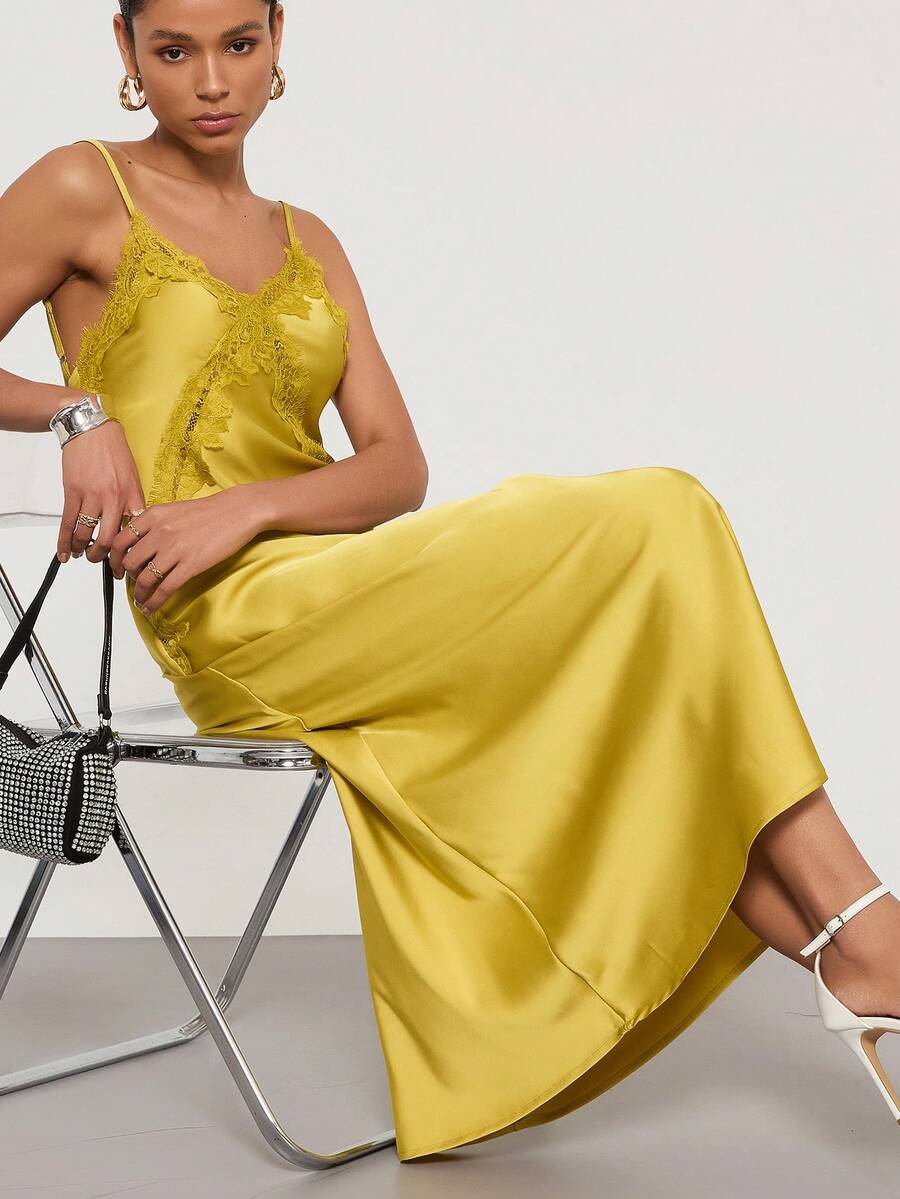 女士缎面蕾丝边吊带长款性感露背连衣裙/睡袍