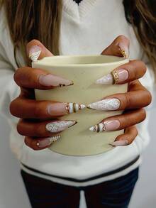 10pcs Y2K Nails Stiletto Press On Nails Set - Handcrafted, White Nails, Pink Nails, White French Tip Nails, Handmade 3D Gold Ring And 3D Rhinestone Ring Nails Art, Hand Drawn White Lace And Gold Pattern Design, Sparkling Gold Rhinestone Decoration, Delicate Graceful Nails Handmade Press On Nails - 彩色 - 查看 3