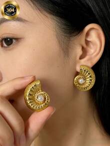1 Pair Elegant Minimalist Large Hoop Earrings, Luxury Oversized Earring Design, High-End And Chic - Gold - View 4