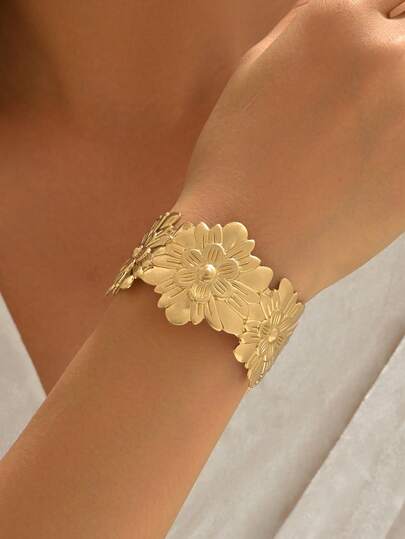 1pc Fashionable Luxury Floral Bangle, Versatile Daily Wear For Women