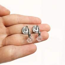 1:12 比例金属水晶吊灯，一对水晶壁灯，悬挂式水晶灯，迷你家具微缩客厅场景模型，卧室大型水晶壁灯，金属材质 - 提供金色、银色和铜色！为娃娃屋增添温馨氛围！无需电源！适用于各种节日装饰！可用于娃娃屋装饰、房间装饰、卧室配件、娃娃屋装饰、DIY微景观装饰、场景装饰、摄影道具、墙面装饰、节日悬挂装饰、个性化礼物、派对礼物 - A - 查看 11