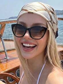 2026 New Retro Chic Cat Eye Fashion Glasses, Fashionable And Versatile For Women - Black - View 4