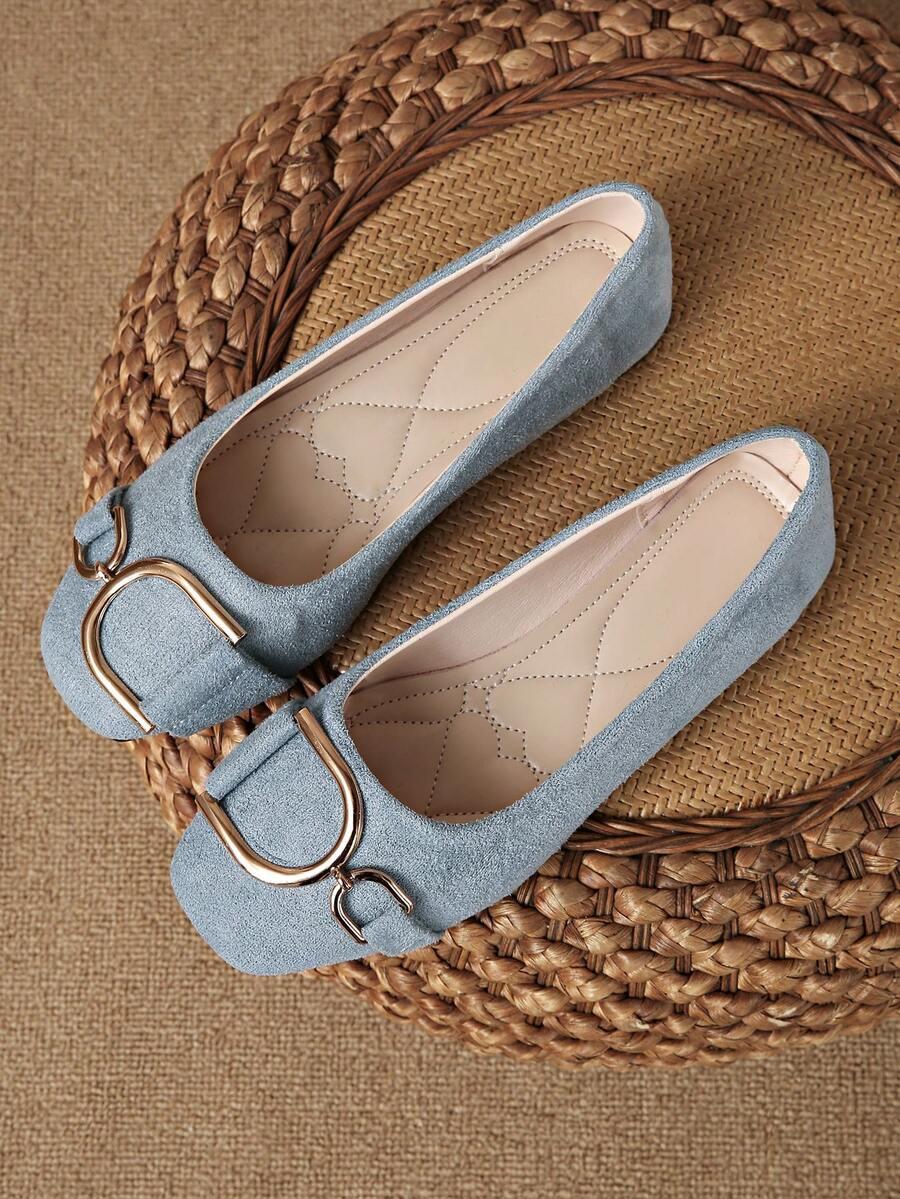 1 đôi giày nữ đế bằng mũi vuông bằng kim loại màu trơn, thời trang, phù hợp cho văn phòng, nhà, phòng tập thể dục, tiệc tùng, đám cưới, kỳ nghỉ, bãi biển, mọi mùa.