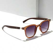 1副复古木纹镜腿太阳镜，男女通用，适合街头摄影、度假排队等场合，让你看起来更年轻 - 木紋腿墨鏡 - 查看 6