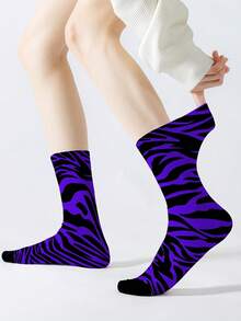 1 Pair Purple & Blue Zebra Striped Mid-Calf Socks, 360 Printed Strawberry Pattern Unisex Socks, Comfortable, Fashionable, Personalized Street Cartoon Design, Suitable As Holiday Gifts, Vacation Wear, Creative And Fun, All Season - Multicolor - View 2