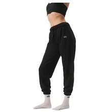 Alo Yoga Women's Accolade Sweatpants | Premium Heavyweight French Terry Fleece Joggers | Luxury Soft Brushed Interior Lounge Pants | High-Waisted Cuffed Bottom Sweatpants | Classic Streetwear Activewear Track Pants | Urban Fashion Cozy Slim Fit Joggers With Chrome Logo - 黑色 - 查看 5