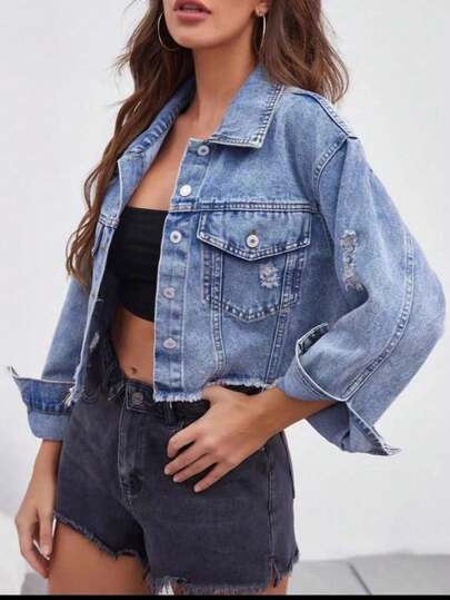 Chamarra de mezclilla para dama, ropa vaquera mujer corta y ancha color azul, con bordes desflecados y roturas, versátil y casual, Chaqueta Vaquera con Diseño Roto - Chaqueta Corta de Moda para Mujer