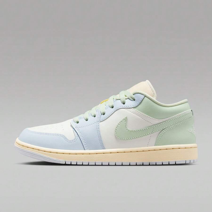 女款 WMNS AIR JORDAN 1 LOW 篮球鞋，低帮，DC0774-108 - 藍白色 - 查看 1
