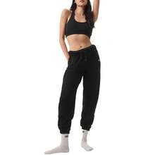 Alo Yoga Women's Accolade Sweatpants | Premium Heavyweight French Terry Fleece Joggers | Luxury Soft Brushed Interior Lounge Pants | High-Waisted Cuffed Bottom Sweatpants | Classic Streetwear Activewear Track Pants | Urban Fashion Cozy Slim Fit Joggers With Chrome Logo - 黑色 - 查看 1