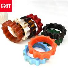 GNIT A Stylish Retro Marble-Patterned Gear-Shaped Acrylic Wide Bracelet For Women, A Chic And Minimalist Accessory For Vacation And Casual Outfits - Gear Bracelet - View 7