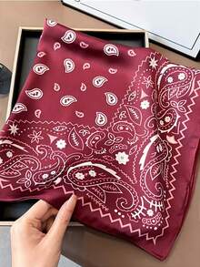 1条女士奢华设计链条印花70*70厘米方巾，适合春季日常佩戴 - 酒紅色 - 查看 4