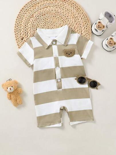 男婴棕色条纹图案小熊装饰短袖翻领连体衣，休闲舒适可爱，适合春夏户外穿着，可作为创意礼物赠送。