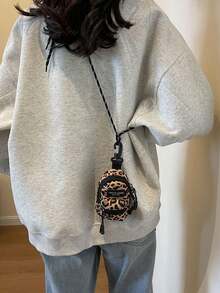 新款女士迷你单肩包，独特设计，休闲百搭，时尚小巧可爱，功能多样，配有可拆卸肩带、拉链封口，斑马纹、奶牛纹、豹纹、纯色可选，收纳方便，可斜挎，亦可作零钱包。 - 棕色 - 查看 10