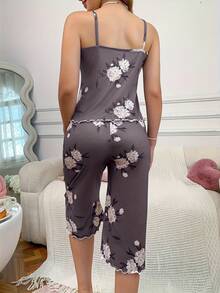 2pcs Women Casual Sexy Floral Print Ruffle Trim Camisole And Bow Decor 3/4 Pants Pajama Set - Multicolor - View 2