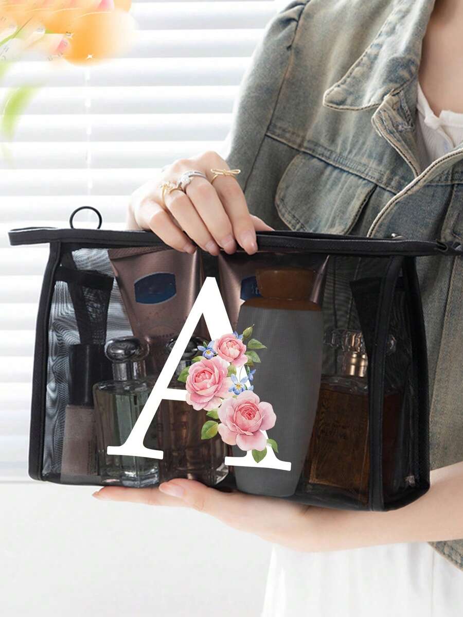 1 túi lưới màu đen, in họa tiết hoa và chữ cái A-Z sáng tạo, túi đựng mỹ phẩm lưới trong suốt, túi du lịch đa chức năng dung tích lớn, thích hợp đựng mỹ phẩm, văn phòng phẩm, trang sức, phù hợp sử dụng tại nhà, khi đi du lịch, công tác, đi bơi và các trường hợp khác, tuyệt vời cho văn phòng, trường học, công việc, đi lại, hoạt động ngoài trời, du lịch và hơn thế nữa. Túi đựng đồ trang điểm, túi đựng đồ vệ sinh cá nhân, túi đựng mỹ phẩm, túi đựng đồ trang điểm, túi đựng đồ dùng vệ sinh cá nhân, túi du lịch, đồ dùng cần thiết cho kỳ nghỉ, quà tặng cho phụ nữ.