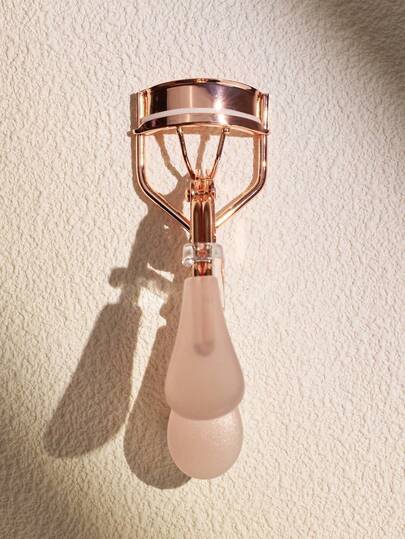 Transparent Pink Handle Rose Gold Eyelash Curler, High-End Jelly Texture Handle, High-Quality Manual Portable Eyelash Curler, Create Curled Lashes Anytime, Makeup Beauty Tool, Suitable For Home And Business Use, Also Suitable For Distribution, Travel Friendly, Affordable Makeup Tool, Cheap Makeup Tool, Makeup Accessory, Affordable Price, Women's Gift, Gift For Her, Valentine's Day Gift