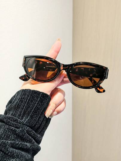 1pc Women's Retro Fashion Oval Polycarbonate Eyeglass Frame, Comfortable Fit For Daily Wear, Comes With Eyeglass Case