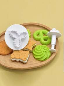 4pcs Plastic Holly Leaf Spring Pressing Mold, Cookie Pressing Cutter, 3D Fondant Cake Embossing Stamp, Plastic Cookie DIY Baking Cake Tool - Multicolor - View 2