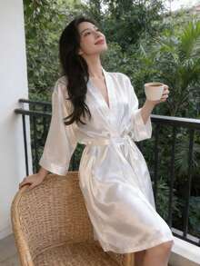 一件纯色优雅系腰浴袍，性感短款缎面丝绸睡衣，轻盈针织睡袍，新娘晨袍，丝绸睡袍，婚礼晨袍，适合新娘、伴娘、居家及酒店穿着，婚礼季短款连衣裙，可作浴袍或睡衣穿着。 - 彩色 - 查看 11