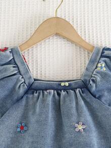 幼童女童花卉刺繡牛仔兩件套，泡泡袖荷葉邊分層上衣 + 鬆緊腰短褲，休閒夏季童裝套裝 - 中等水洗藍 - 查看 6
