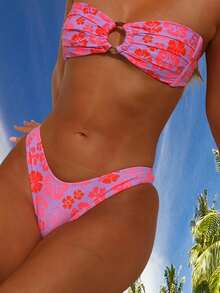 Bikini de dos piezas elegante con cintura alta y estampado de flores románticas en color rosa, que estiliza la figura - Rosa - Ver 5