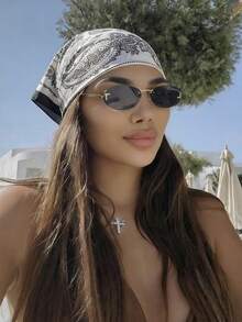 1件女士佩斯利印花方巾，70厘米大号女士缎面方巾丝滑触感发巾/头巾 - 黑與白 - 查看 2