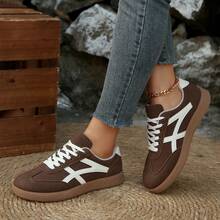 1双女士条纹拼接低帮休闲鞋，年轻时尚街头风，绒面革系带平底运动鞋，百搭舒适，适合日常穿着 - 棕色 - 查看 4
