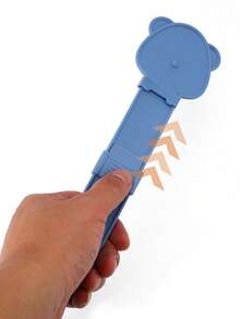 1pc Plastic Bear Shaped Cat Treat Squeezer Dispenser, Hands-Free Pet Food Feeder Spoon - 15ml - View 5