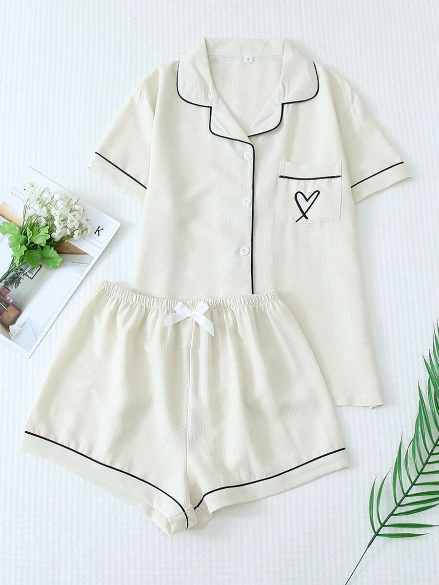 2件組女款夏季純色對比飾邊翻領口袋愛心短袖鈕扣上衣與蝴蝶結短褲睡衣套裝 - 白色 - 查看 1