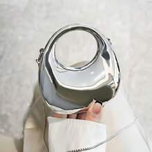 亮面亚克力新月形手拿包，时尚迷你轻便女士手提包，可装口红、零钱、耳机 - 銀色 - 查看 1