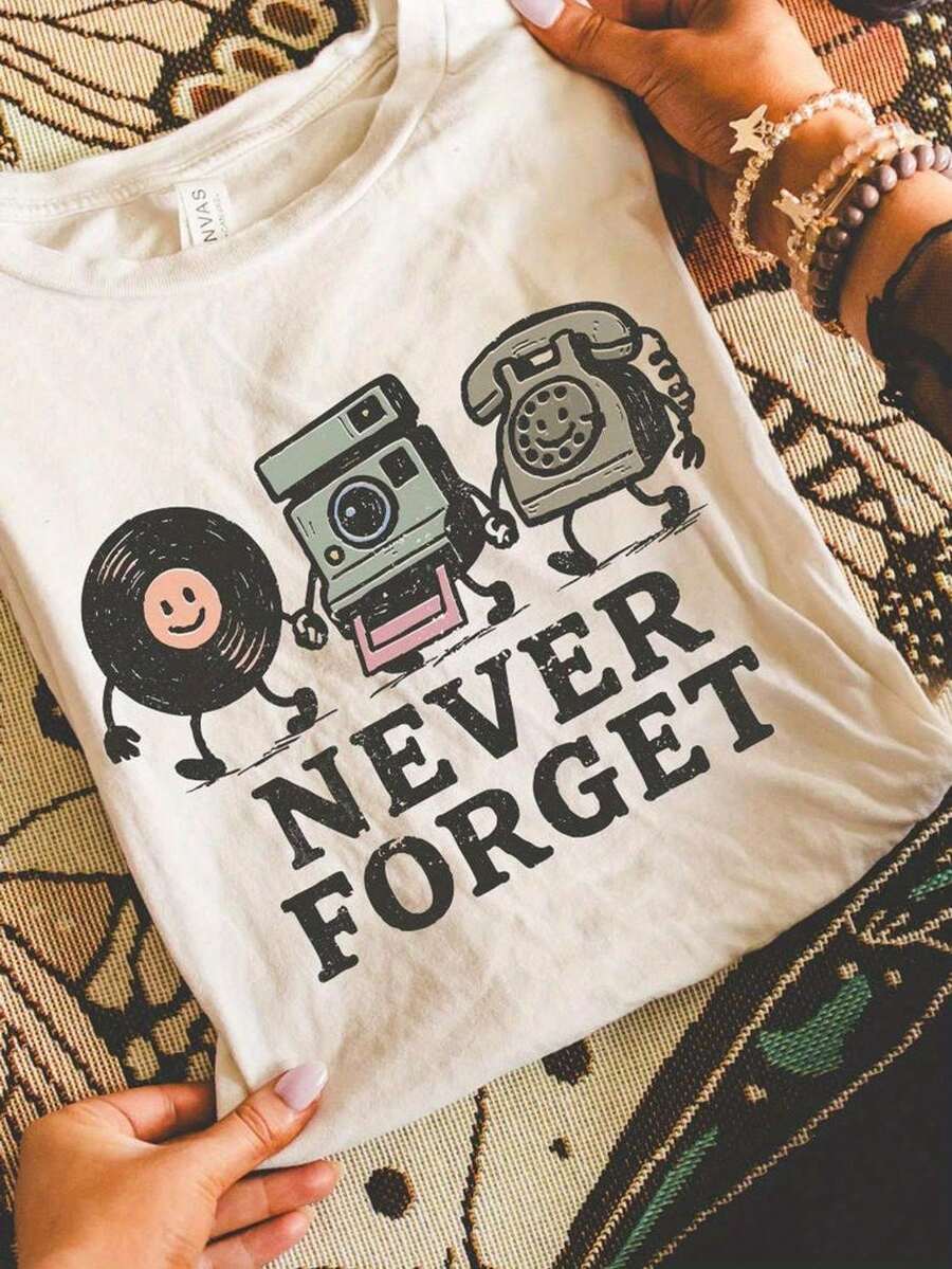 Women's Plus Size 90s Retro T-Shirt - 90s Pop Culture Vintage Tee With Cassette, Floppy Disk & Up Graphics, White Nostalgic 90s TV & Movies Shirt - 白色 - 查看 1