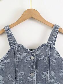 Bộ 2 món cho bé gái, gồm áo ba lỗ không tay in họa tiết hoa hồng và chân váy denim xếp ly thời trang, đa năng. - Rửa trung bình - Xem 3