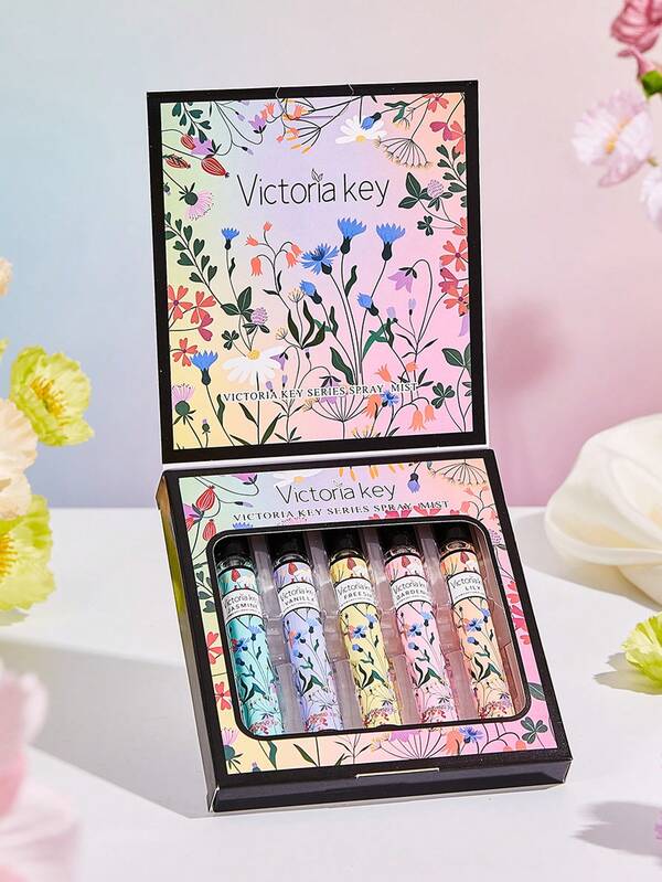 Set de 5 piezas de 10ml Spray de fragancia para habitación con tema victoriano, con aromas de jazmín, lirio del valle, gardenia y lavanda. Elimina olores de armarios, esencial para viajes. Empaque compacto y portátil, incluye múltiples ambientadores. Adecuado para artículos para el hogar, excelente regalo para Navidad, cumpleaños, amigos, Año Nuevo chino y decoración del hogar