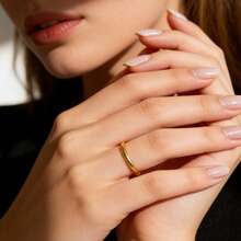 1枚素面不锈钢戒指，2毫米宽，不褪色，可水洗，经典情侣戒指，简约优雅男女通用戒指 - 金色 - 查看 6