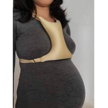 1个女士可穿戴式身体支撑枕，提拉胸部，放松肩颈，可调节挂颈设计，适合睡眠和哺乳。 - 1PC - 查看 9