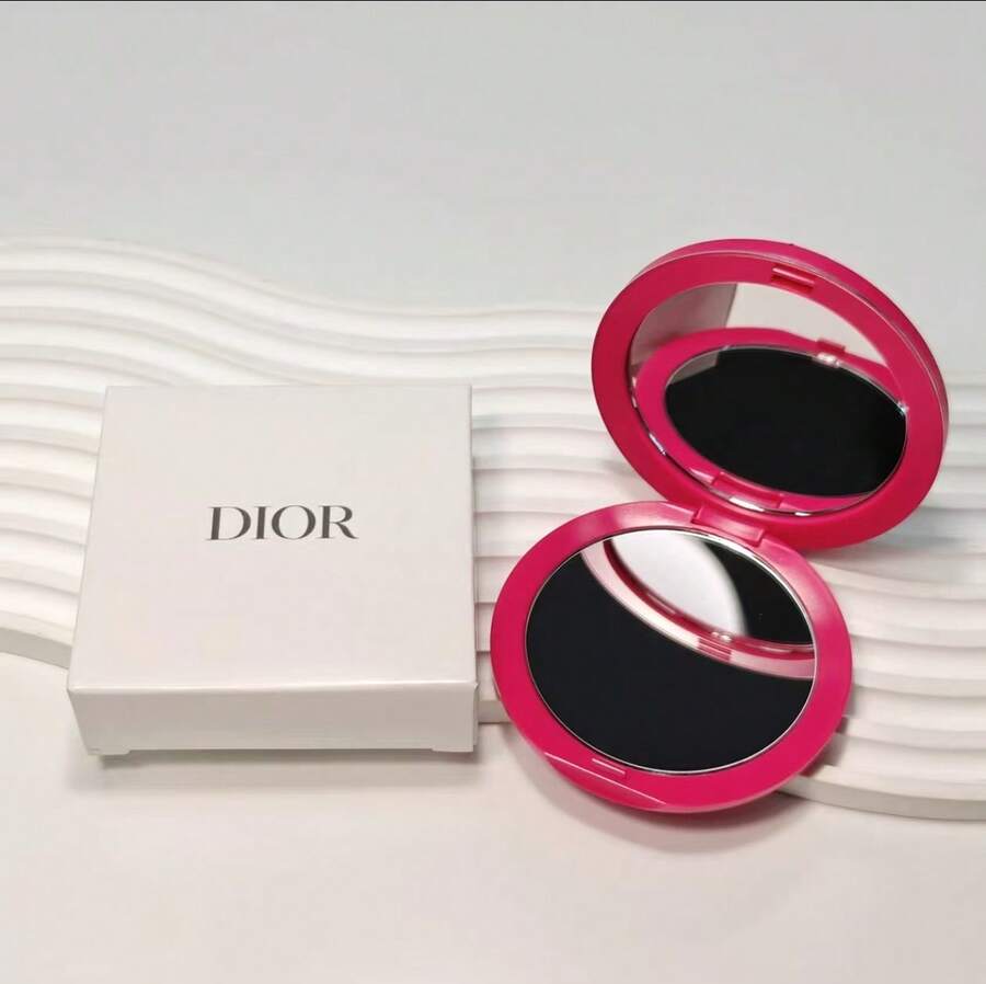 Dior Gương trang điểm cầm tay tròn họa tiết trái tim kẻ caro màu hồng nhạt, phong cách Y2K, gương trang điểm di động, trang điểm hàng ngày, quà tặng cho bạn gái, món quà gương trang điểm thiết yếu. - Màu Hồng Tươi - Xem 1