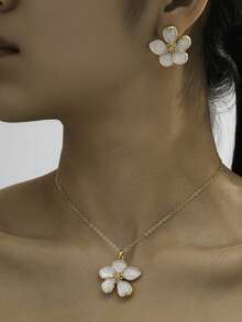 1 Set Spring/Summer New Sweet Elegant White Enamel Asymmetrical Five-Petal Flower Pendant Necklace & Matching Earrings Jewelry Set For Women - White - View 1