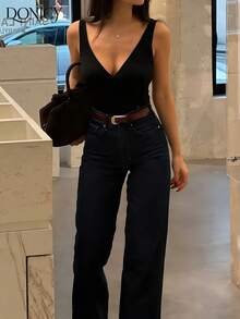 DONICY Camiseta de tirantes finos negra de escote en V para mujer, top minimalista y sexy, blusa ajustada y versátil - Negro - Ver 4