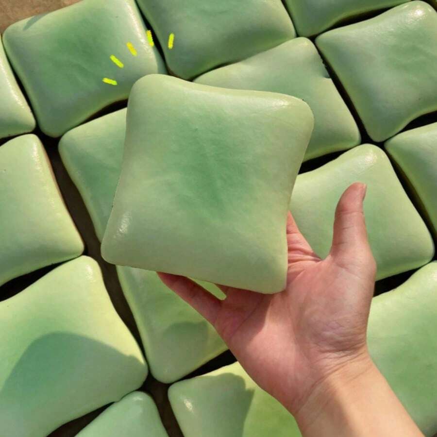 1pc Super Soft Cream Toast Squeezy Toy, Stress Relief, Suitable As Birthday, Holiday, Christmas, Halloween Gift
