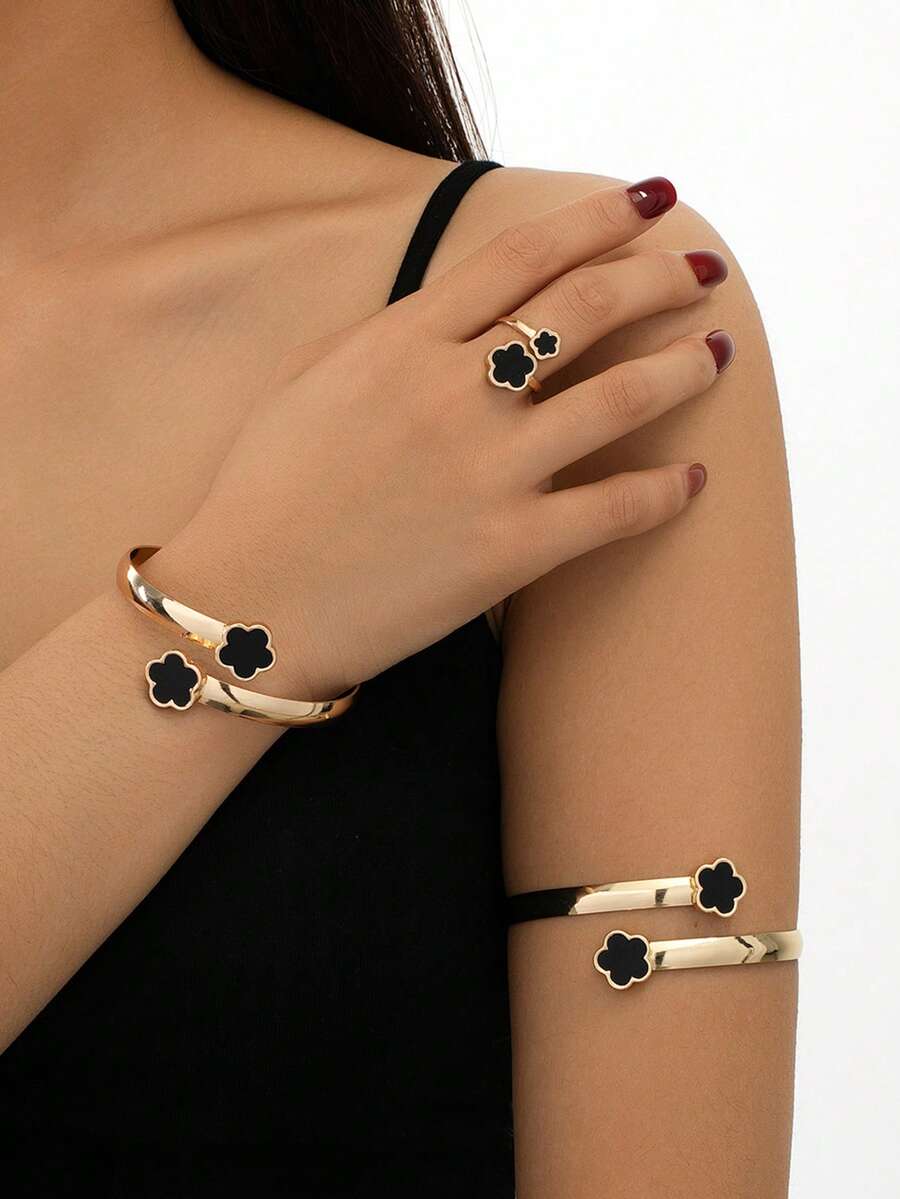 1 Set Of 3 Pieces: 1 Minimalist Fashion Classic Luxurious Lucky Clover Bracelet, 1 Bangle, 1 Ring, Exaggerated Personalized Jewelry Set For Women - Black - View 1