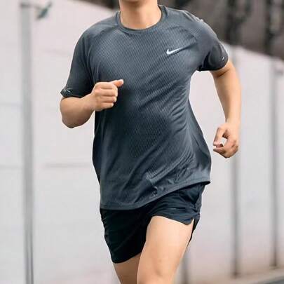 Nike 男士 ASMDFSTRIDE 提花休闲运动短袖T恤