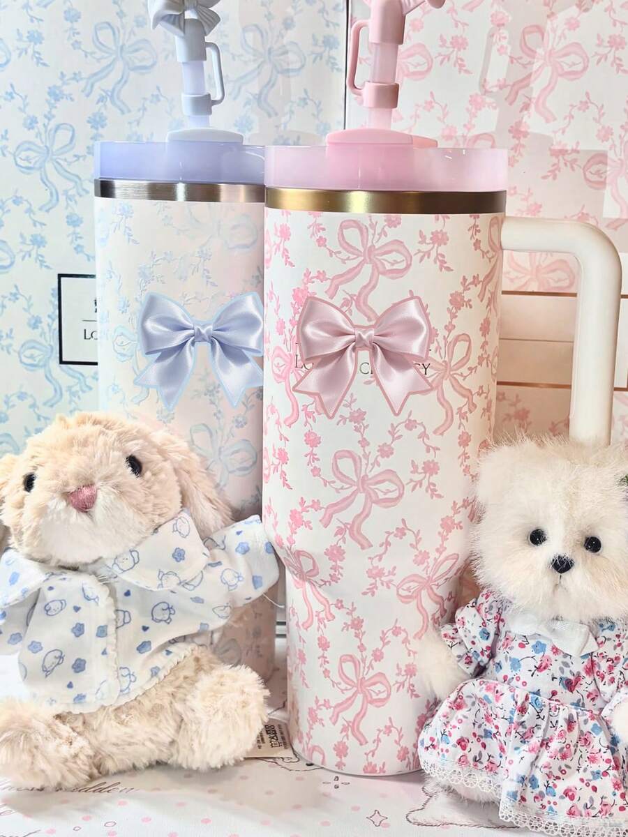 STANLEYo X LOVESHACKFANCYo 40oz / 1183ml Limited Edition Baby Bow (Peppermint Pink), Coquette Bow (Chantilly), Coquette Bow Winter Ice, Toscana Toile Alpine Blue QUENCHERs H2.0 With Straw Tumbler. Double-Wall Vacuum Insulation. Both Hot And Cold Water Can Be Kept. The Best Gift To Girlfriend, Mother, Wife, Sister, Or Good Friend. Suitable For Outdoor Activities, Travel, Camping, Work, And School. - Chantilly - Xem 1