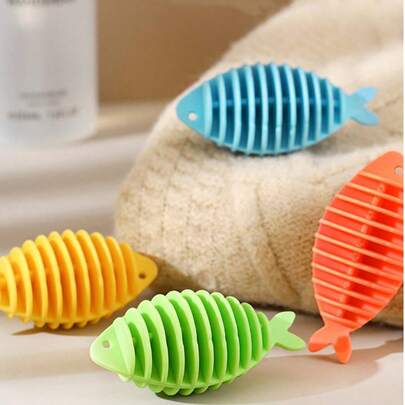 Quitapelusas de tela reutilizable, quitapelusas de silicona con forma de pez, adecuado para ropa, mantas, toallas, eliminación de pelo de mascotas, colector de pelusa eficiente para lavadora, adecuado para eliminación de pelo de gato y perro, herramienta esencial para el hogar, elimina fácilmente la pelusa de la tela, artículo imprescindible para la lavandería, artículos de limpieza, lavadora, colector de pelusa, colector de pelo de mascotas, quitapelusas reutilizable para mascotas, herramienta de limpieza de ropa, accesorio de lavandería, para mantener la ropa talla grande limpia