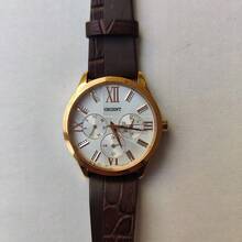 Orient Đồng hồ nữ thạch anh, chức năng bấm giờ đa năng, mặt số La Mã màu trắng, dây da màu nâu, đồng hồ đeo tay thời trang thường ngày FSW02002W0 - Vàng - Xem 2